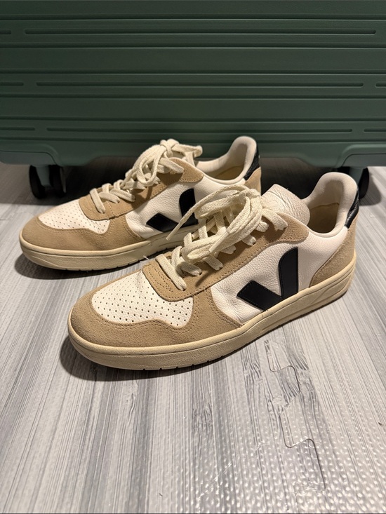 Veja Other - VEJA Men's V-10 Sneakers in Sahara Extra White Black Size 10